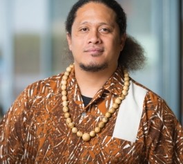 On the Front Lines of Sustainability Education:    Q&A with Mak Porotesano